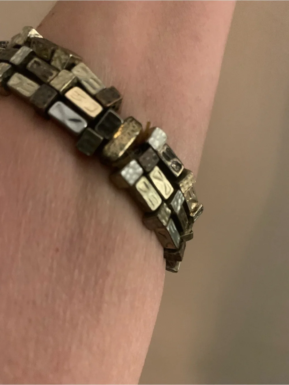 Stretch Magnetic Beaded Bracelet - Metallic Gray